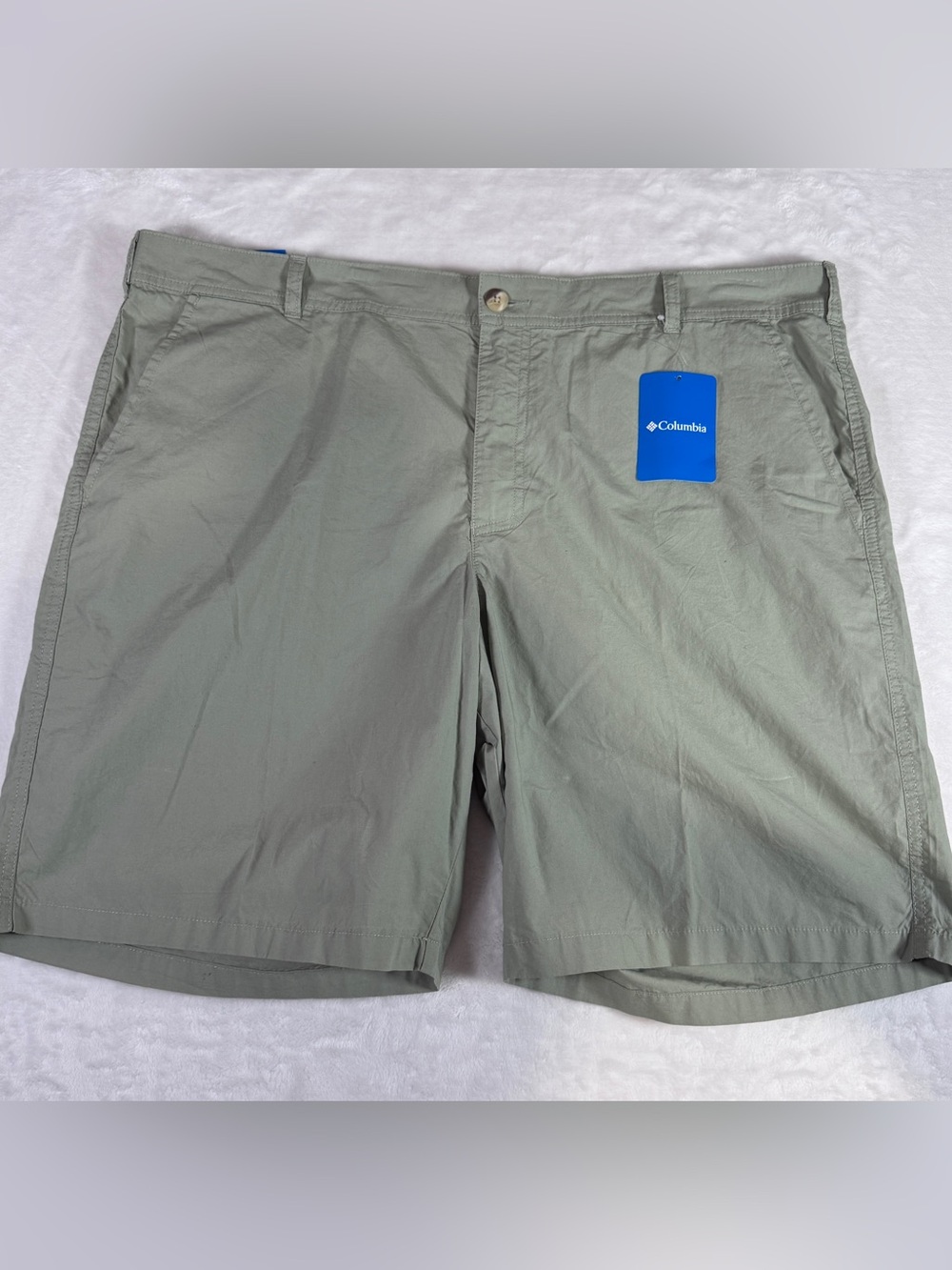 Columbia Men’s 42W Khaki Outdoor Hiking Shorts Beige Casual Flat Front